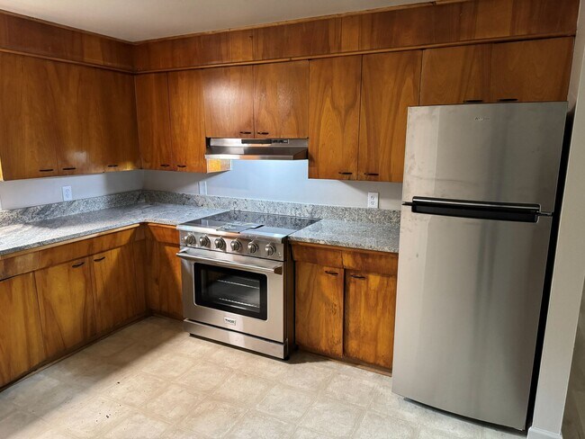 Foto del edificio - 3220 N Taylor Rd