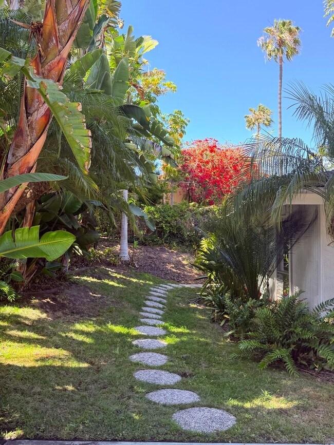 Foto del edificio - La Costa Resort Living | 3-Bedroom Tropical Paradise Home