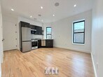 Foto principal - 4 bedroom in Brooklyn NY 11211