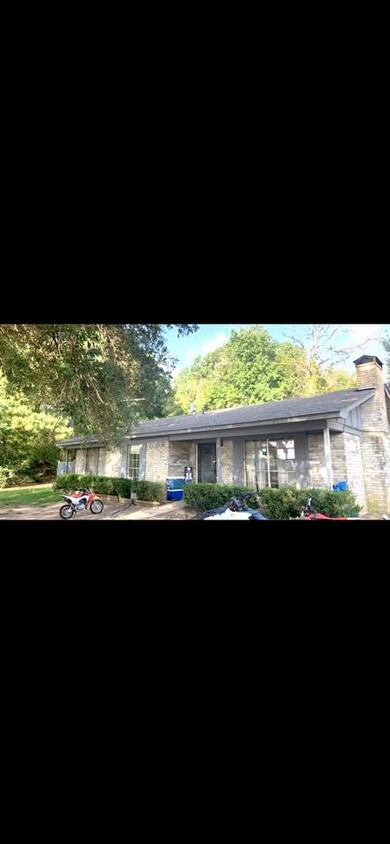 Primary Photo - 608 CR 2223