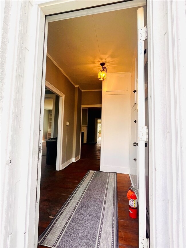 Foto del edificio - 114 E Main St