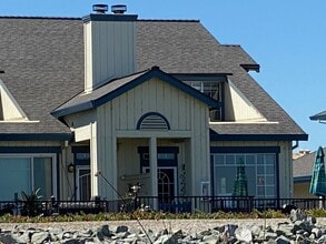 Building Photo - 3623 Wells Rd
