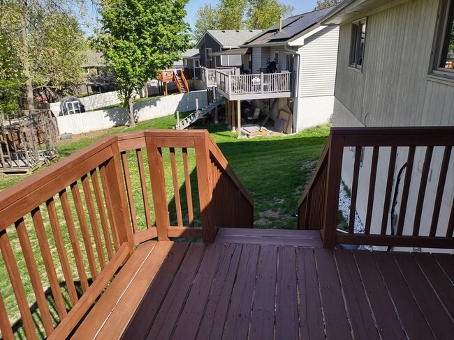 Building Photo - Beautiful 3 Bedroom 2 Bath Home
