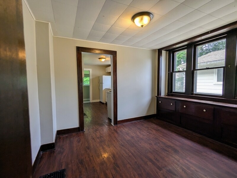 Foto principal - 818 Woodbine Ave