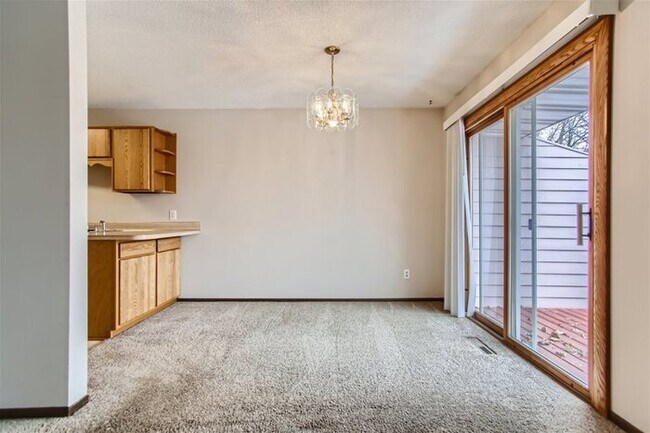 Foto del edificio - 11136 Xavier Rd, Bloomington, MN 55437