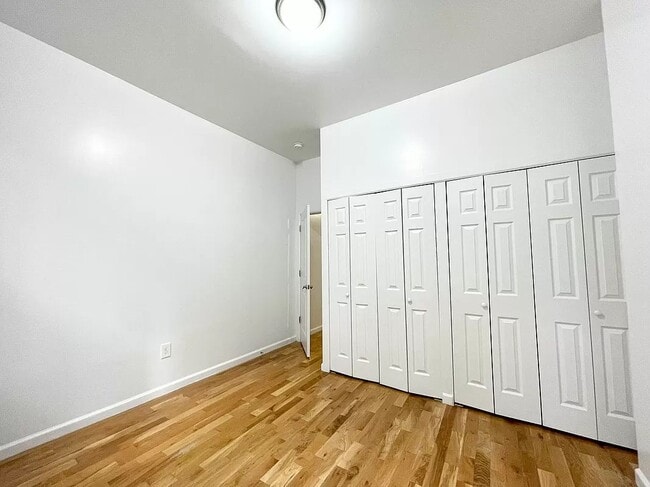 Building Photo - 150 Patchen Avenue