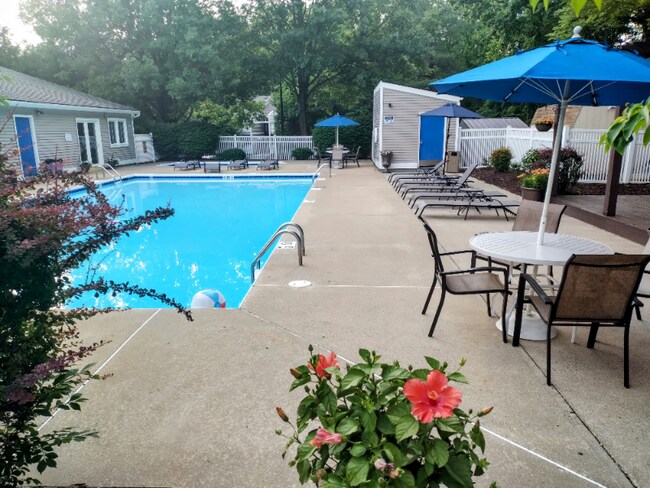 Building Photo - 600 Reusens Rd