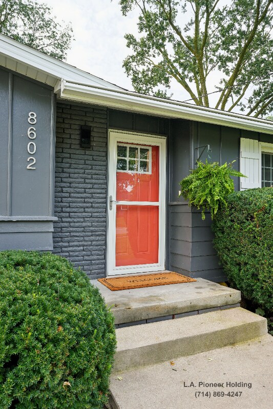 Building Photo - 8602 Urbandale Ave