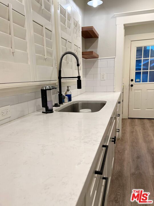 Foto del edificio - 1564 W 47th St
