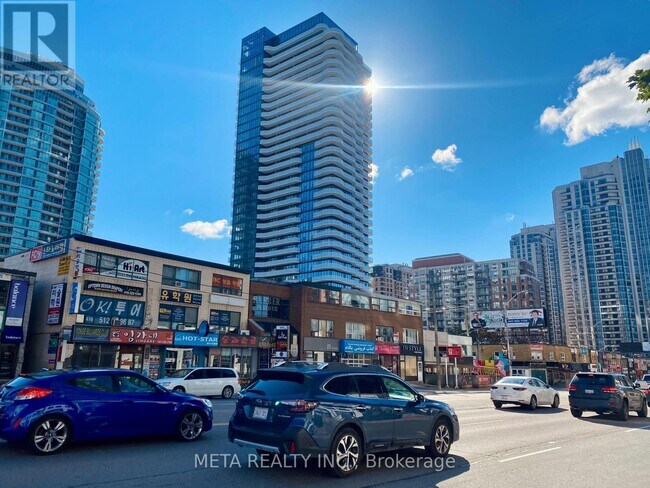 Photo du bâtiment - 15 Holmes Ave