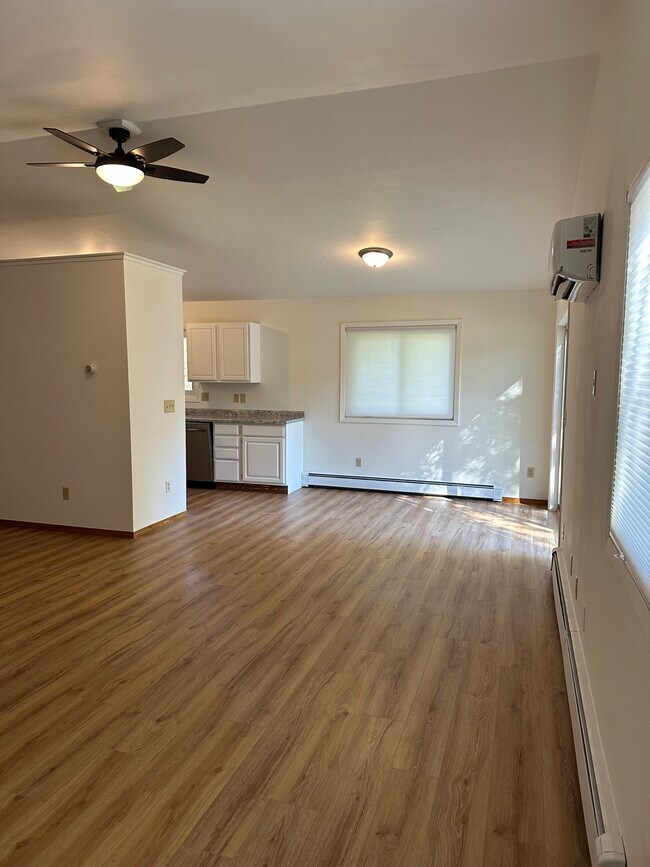 Foto del edificio - 1830 Tamarack St
