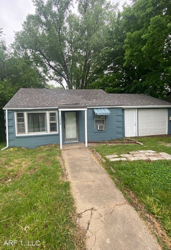 Primary Photo - 2 br, 1 bath House - 1208 E Stone Street