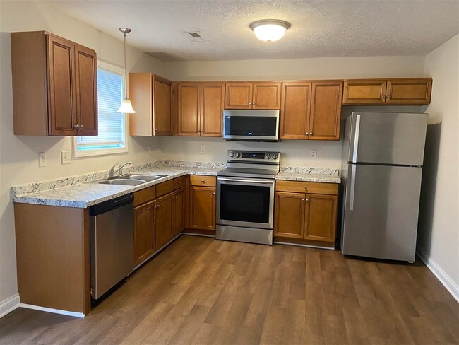 Building Photo - 4642 Woodstone Dr