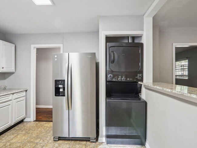 Foto del edificio - 3 Bedroom Duplex in Decatur