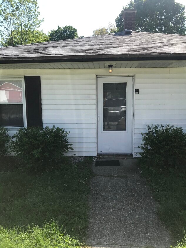 Primary Photo - 6115 Water St