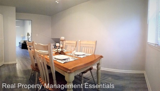 Building Photo - 4 br, 2 bath House - 3405 Brompton Ct