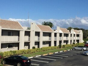 Building Photo - 2960 SW 22nd Ave