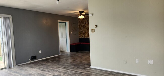 Foto del edificio - 12711 Marquette Ln