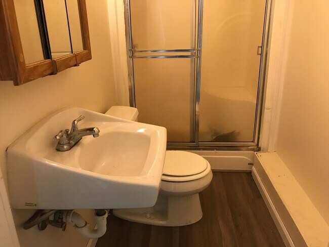 Foto del edificio - 2 Bedroom 1 bath near UO