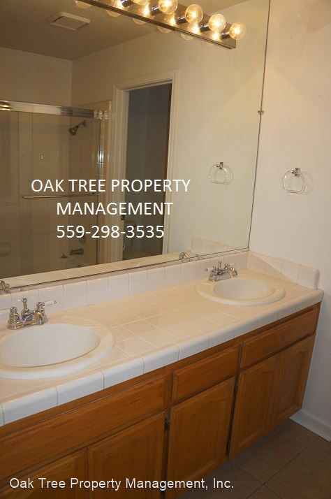 Foto principal - 3 br, 2 bath House - 1463 Fallbrook