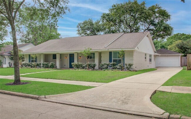 Building Photo - 5735 Grape St