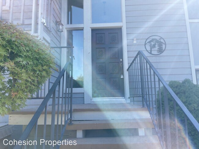 Building Photo - 4 br, 2.5 bath House - 1931 E Mortimer Ct