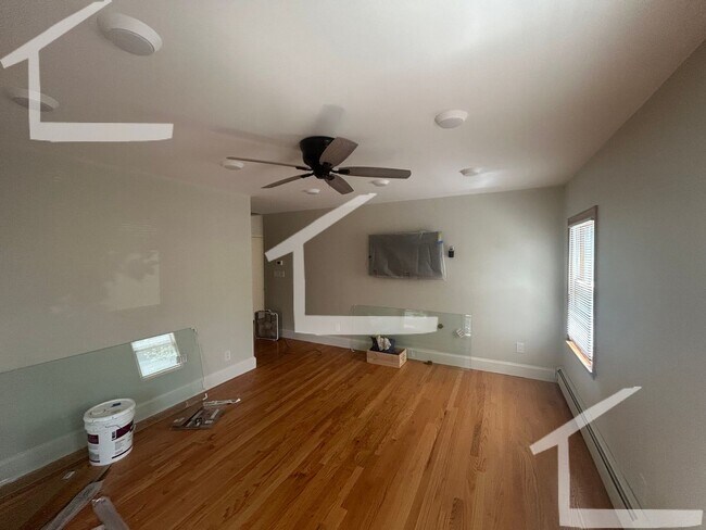 Foto del edificio - Charming 3.5 Bedroom-No Broker Fee