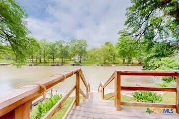 Foto del edificio - 510 Cypress Ridge Rd