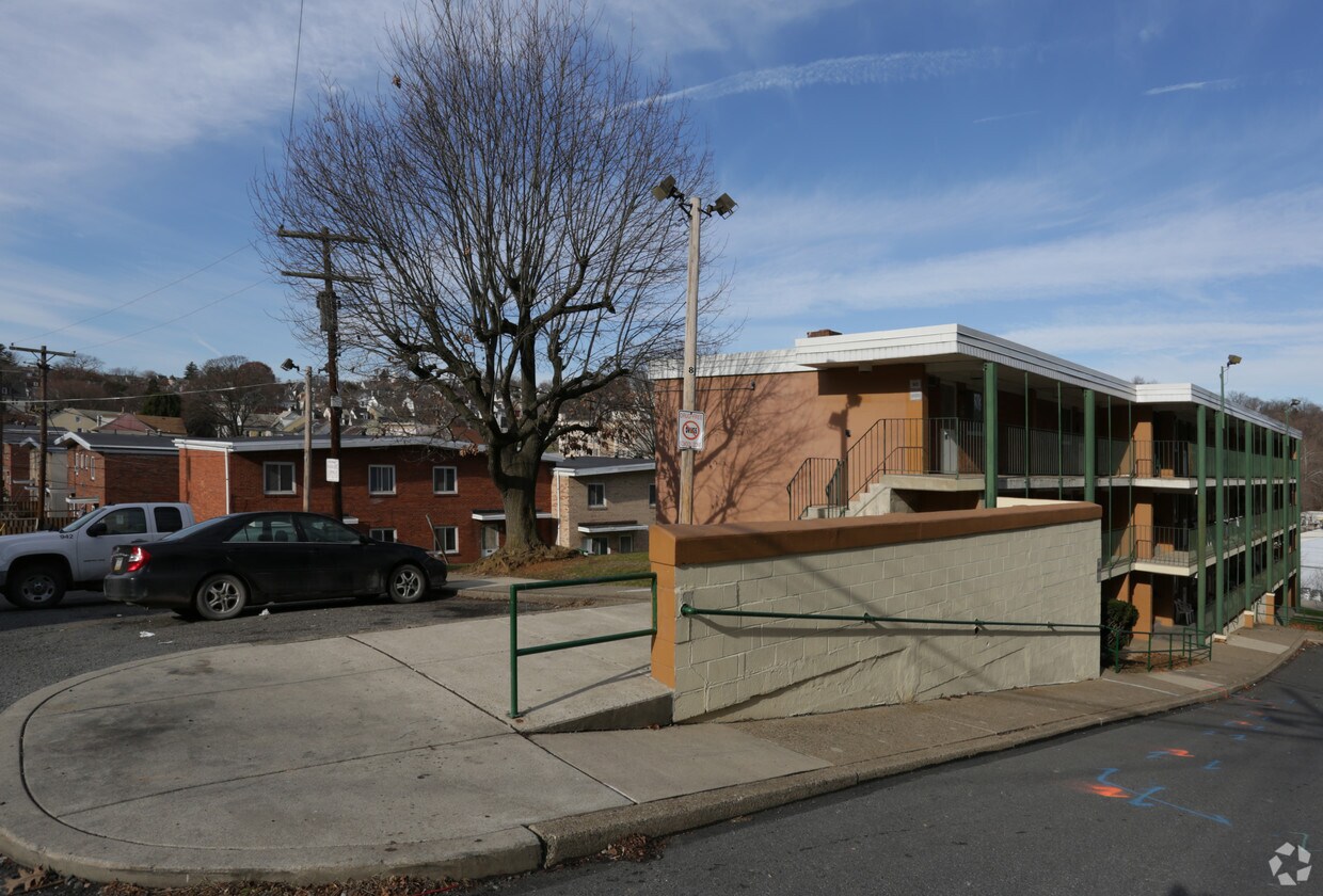 Building Photo - 40 N Union St
