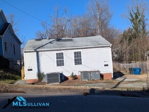 Building Photo - 609 N Elizabeth St