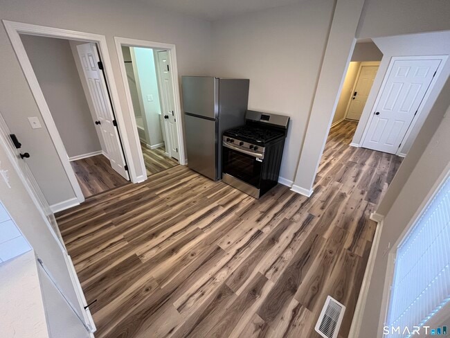 Building Photo - 209 Peck Ave