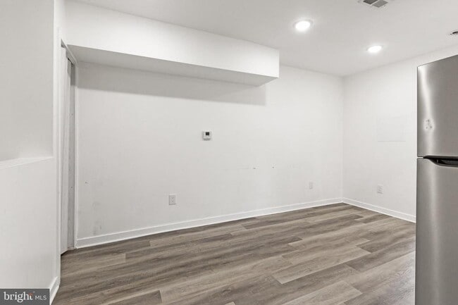 Building Photo - 2550 Kensington Ave