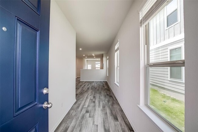 Building Photo - 44 Pacific Loon St