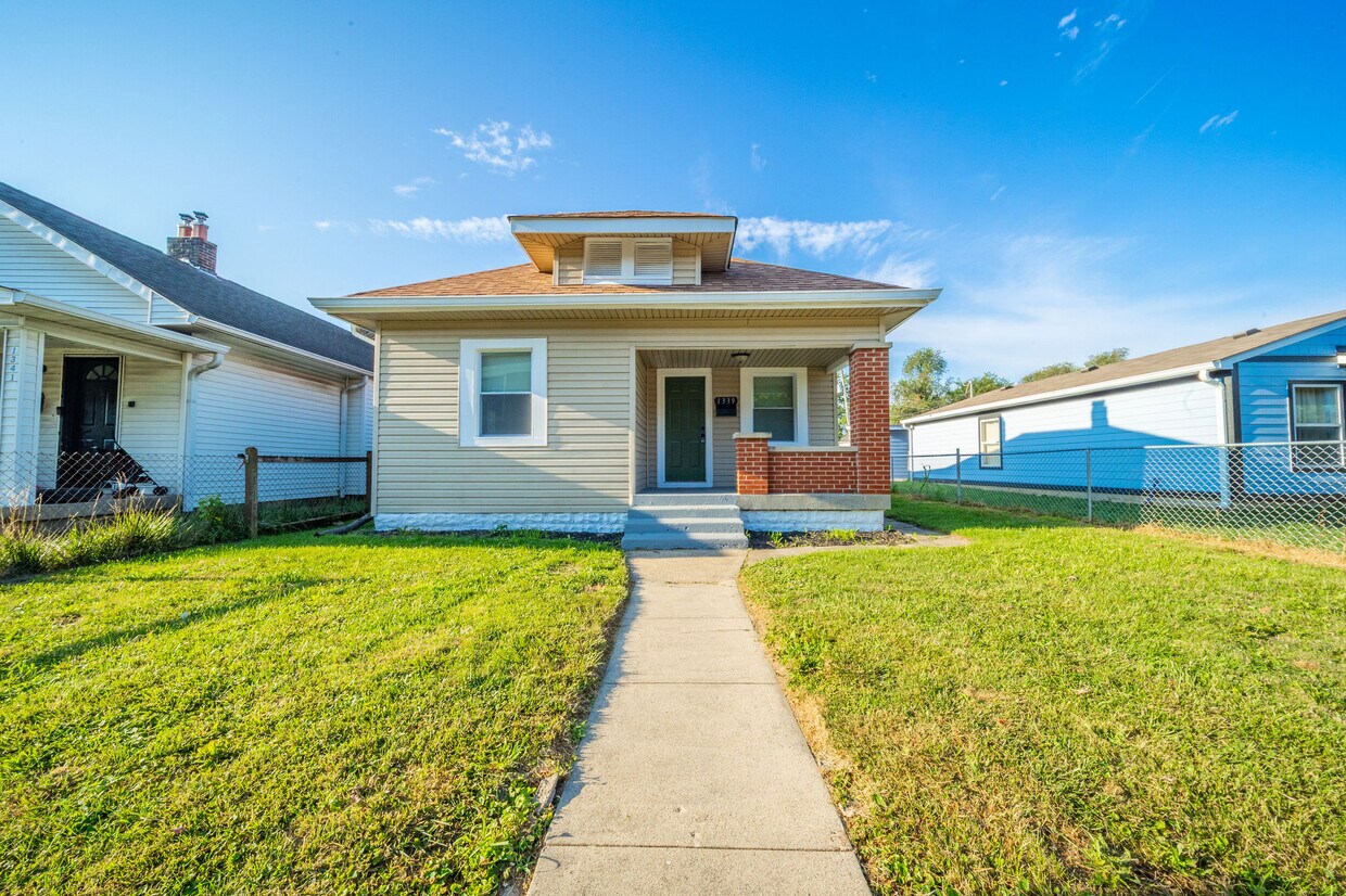 Primary Photo - 1339 Wade St
