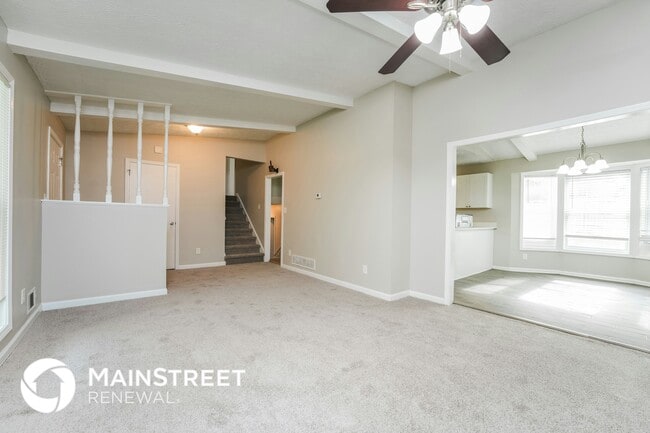 Building Photo - 512 Chanterelle Dr