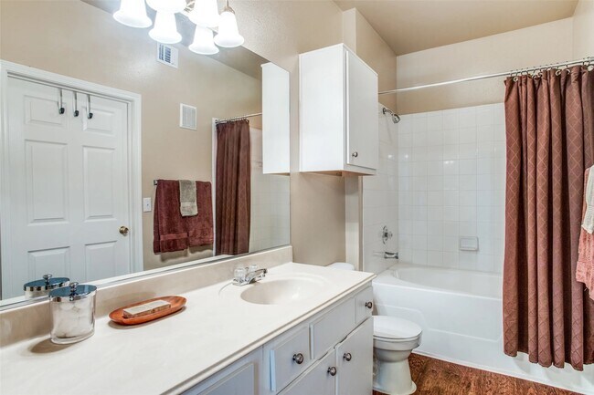 Foto del edificio - 10221 Centrepark Dr