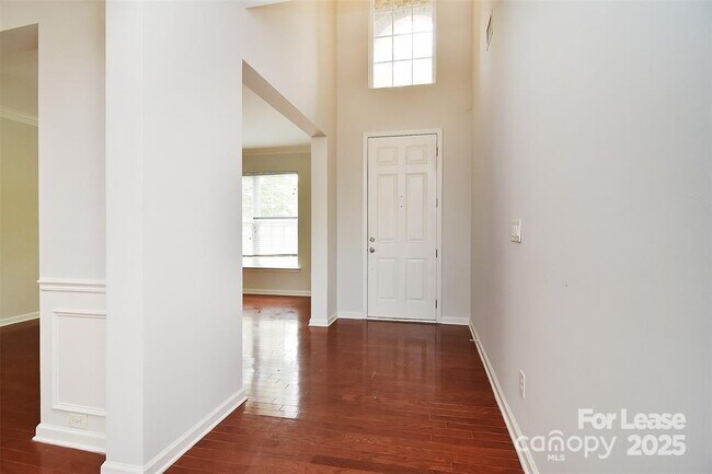 Building Photo - 3401 Daniel Pl Dr