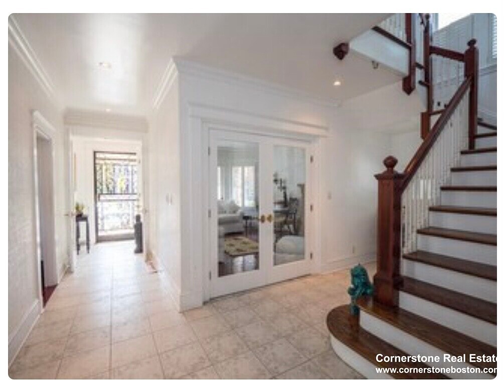 Primary Photo - 3 Howes St