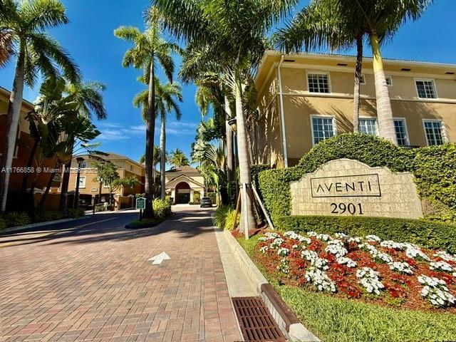Foto del edificio - 2841 NE 185th St