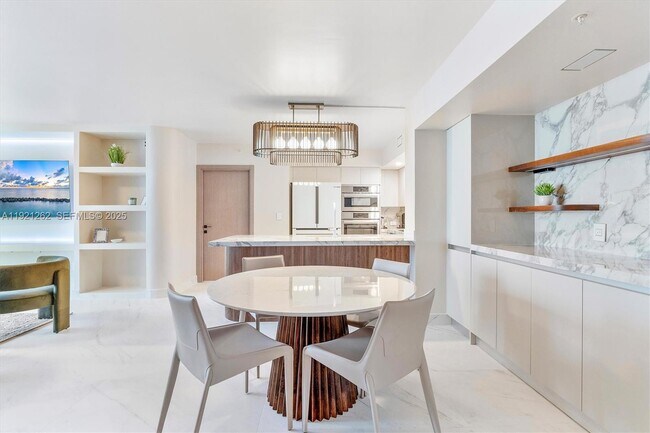 Foto del edificio - 2080 S Ocean Dr