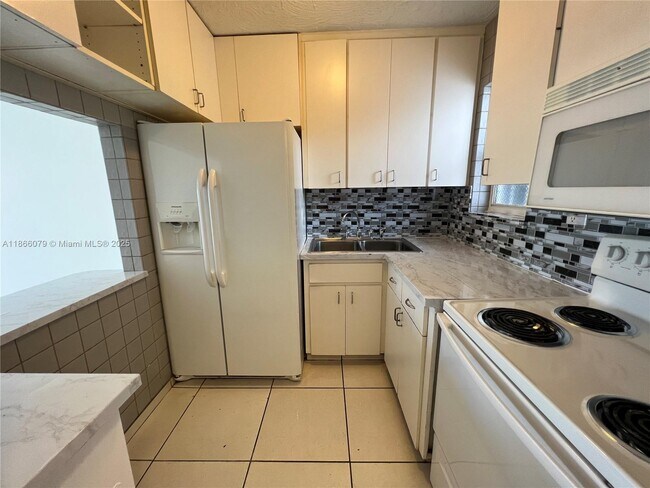Foto del edificio - 1661 SW 3rd St