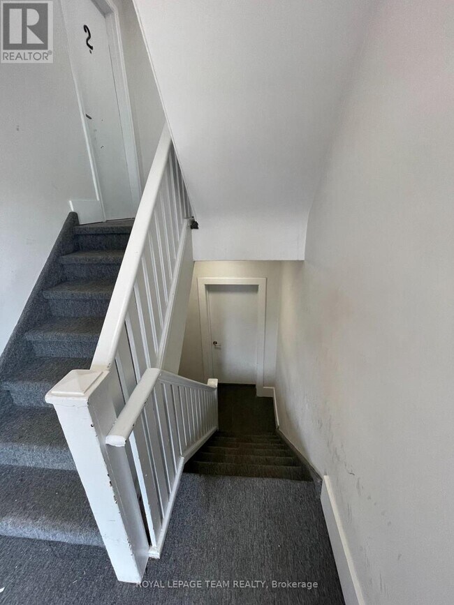 Photo du bâtiment - 579 Tweedsmuir Ave