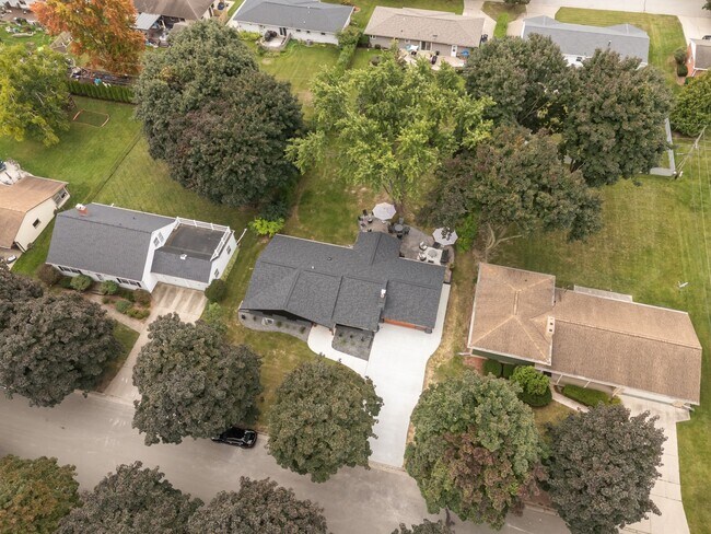 Foto del edificio - 1095 April Ln