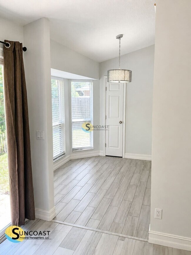 Building Photo - 1233 Shallowford Dr E