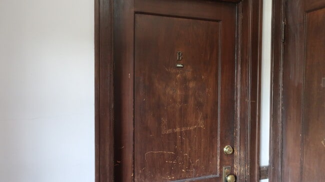 Building Photo - 535 Yakima St