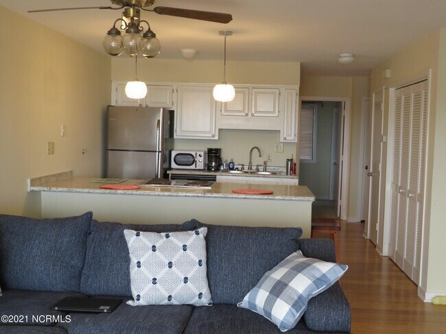 Foto del edificio - 9100 Reed Dr