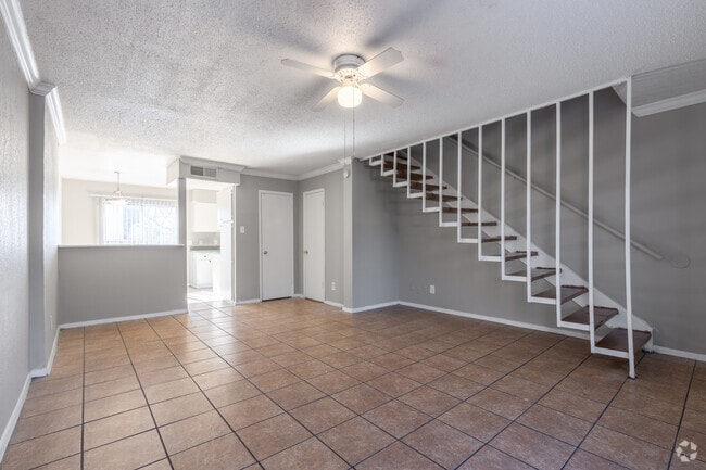 2BR, 1.5BA - 1,010SF - Living Room - Ventana Ridge