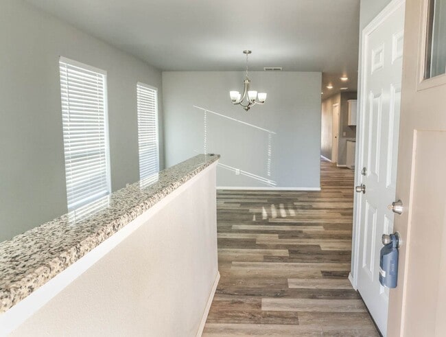 Building Photo - 1107 N Englewood Ave