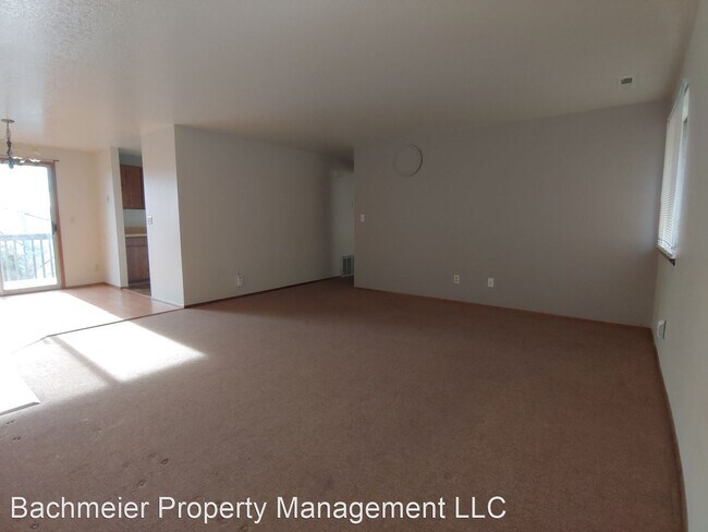 Building Photo - 3 br, 1 bath Apartment - 221 NW 12th St