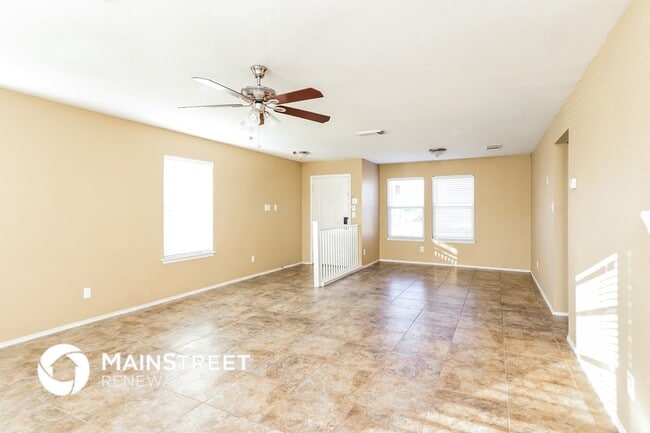 Building Photo - 428 Centroloma St